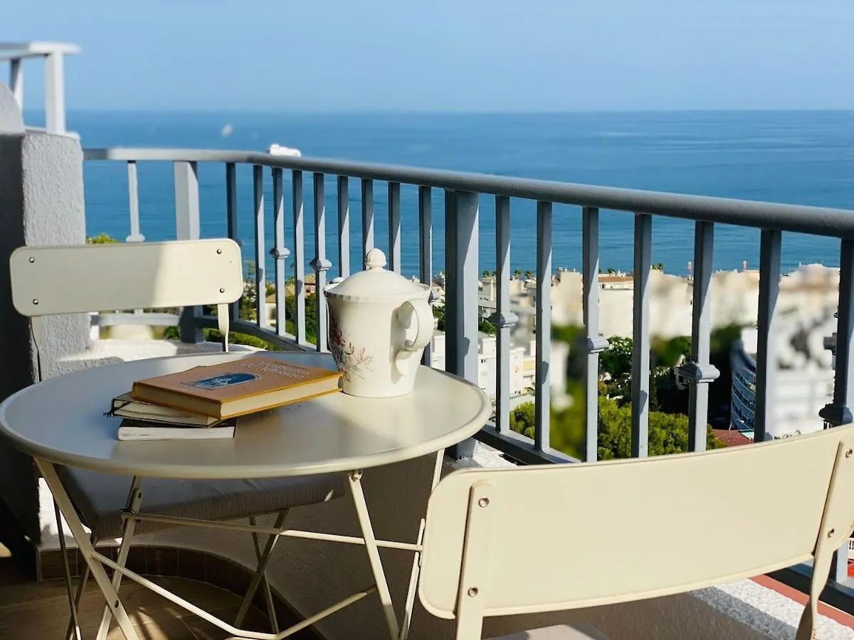 Luminoso Atico Con Vistas Al Mar En Torremolinos Apartment