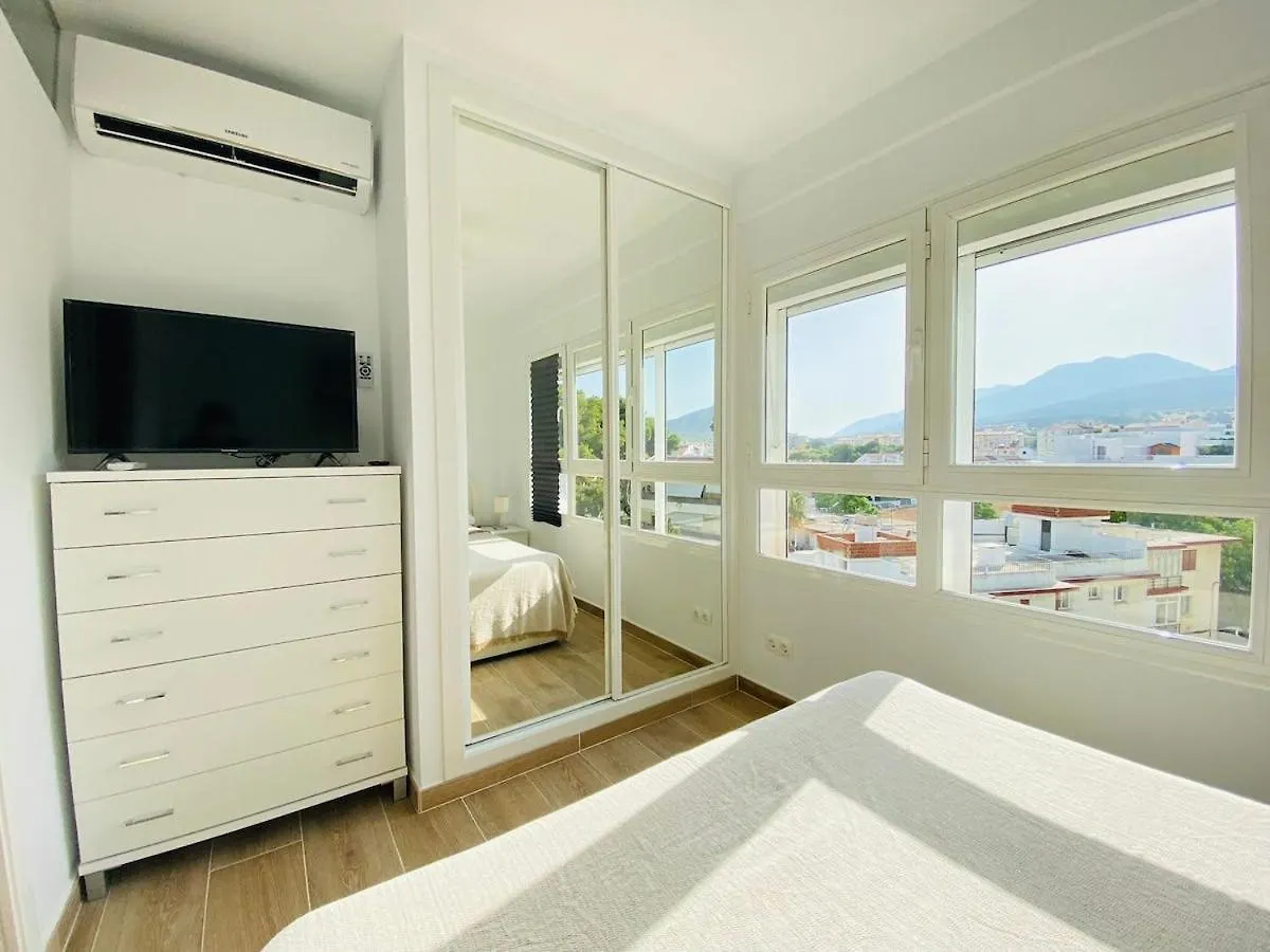 Luminoso Atico Con Vistas Al Mar En Torremolinos Apartment