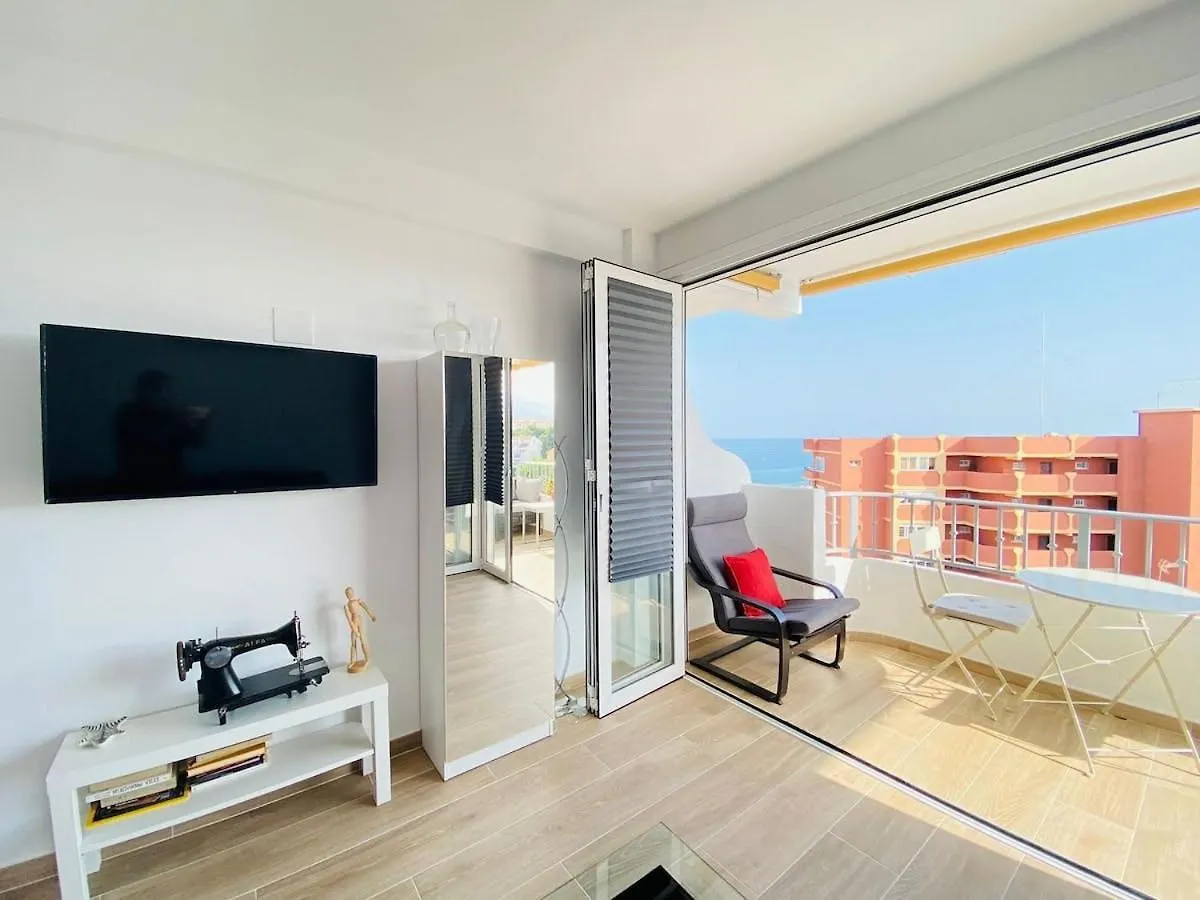 Luminoso Atico Con Vistas Al Mar En Torremolinos Apartment